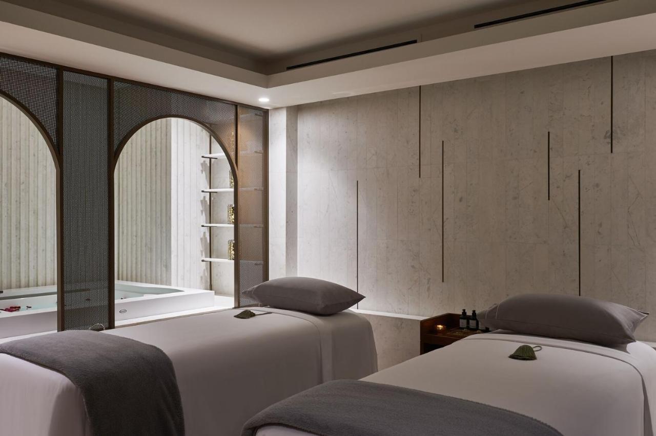Jumeirah Beach Hotel Dubai Buitenkant foto Spa treatment room