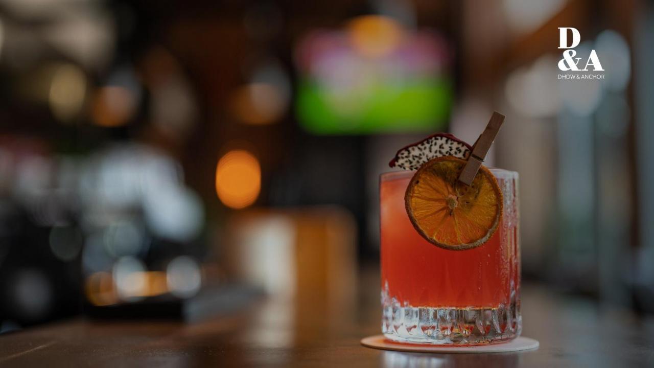 Jumeirah Beach Hotel Dubai Buitenkant foto A Blood Orange Old Fashioned