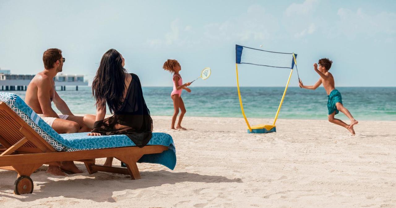 Jumeirah Beach Hotel Dubai Buitenkant foto Badminton on the beach