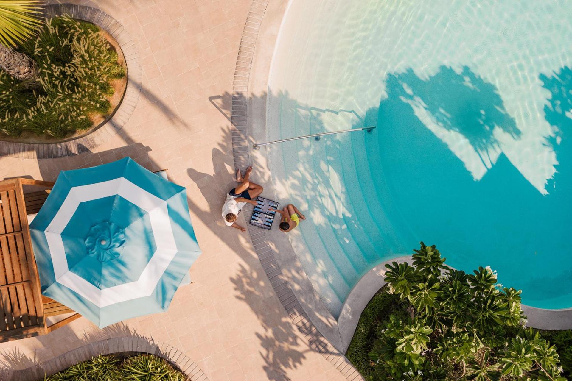 Jumeirah Beach Hotel Dubai Buitenkant foto Aerial view of the pool at the Hotel